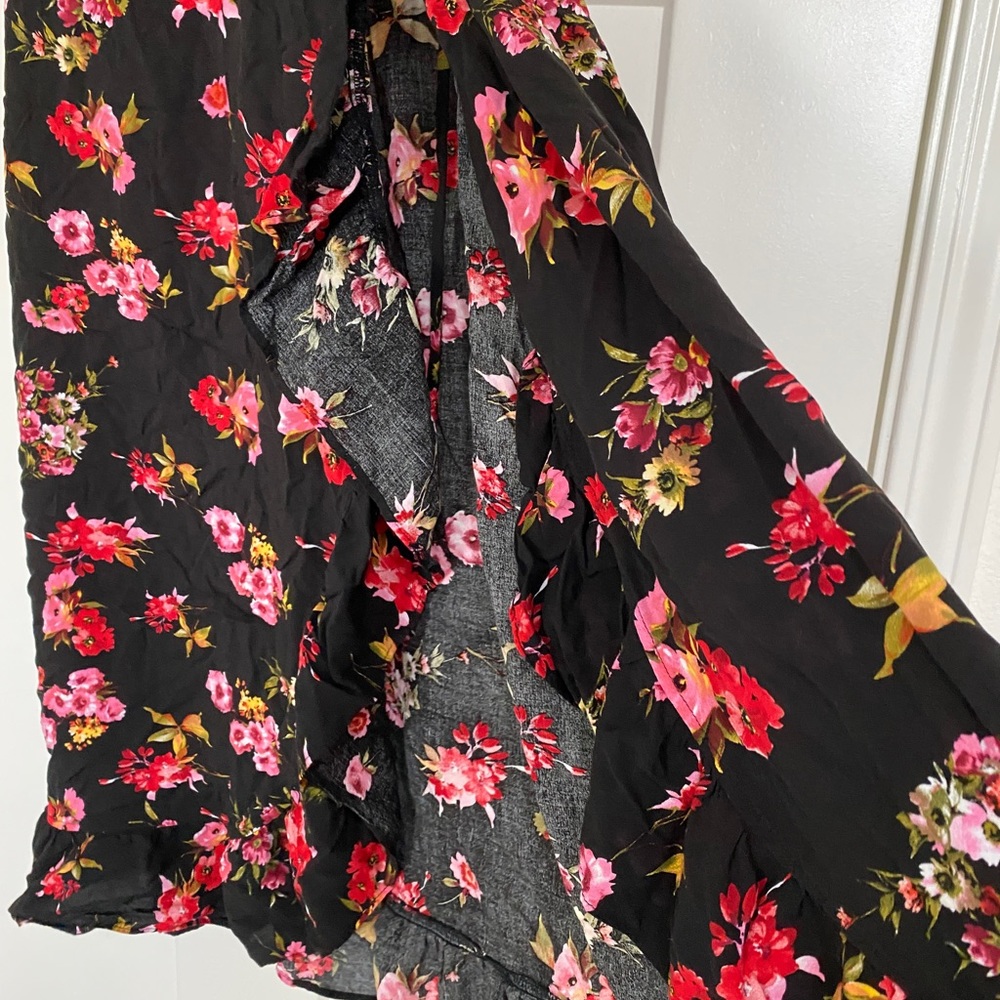 Lulu's Floral Print Ruffled Midi Dress - Picture 3 of 7